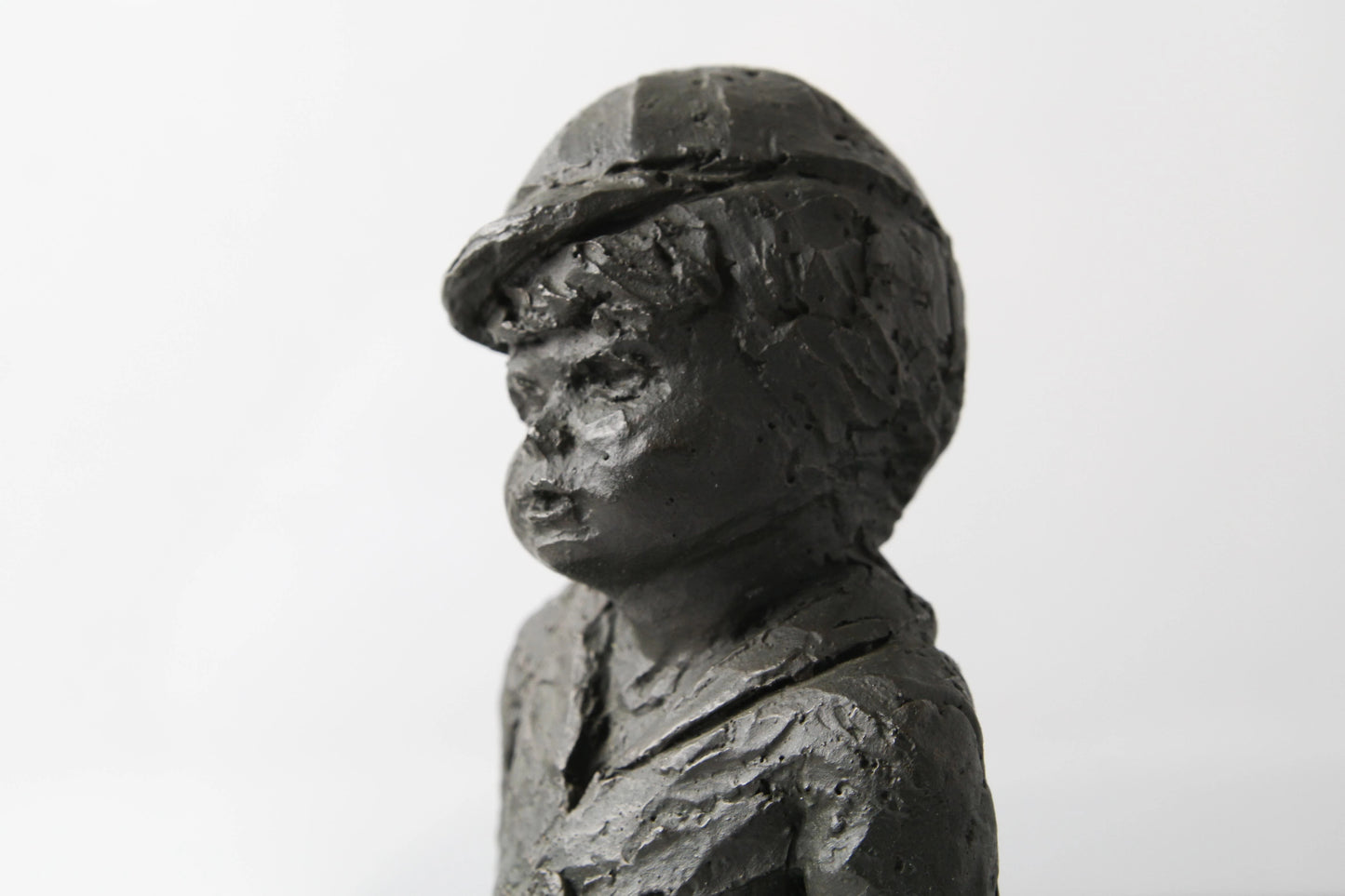 Jungen-Skulptur Geert Kunen