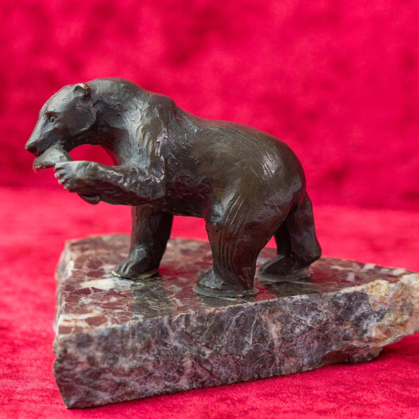 Künstler-Bronzefigur Kanadischer Bär von Siggy Puchta