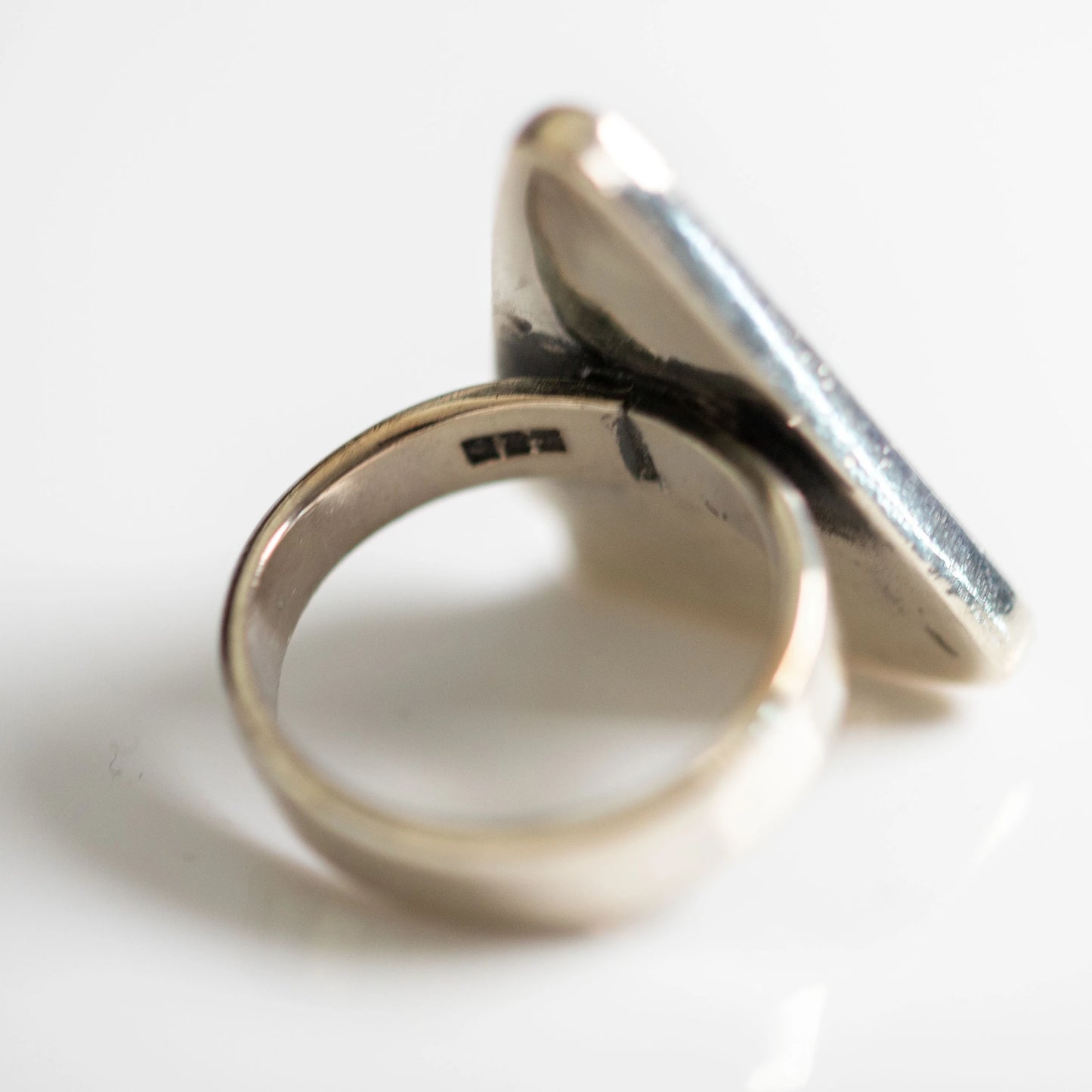 Designring aus Sterlingsilber mit Labyrinth-Muster