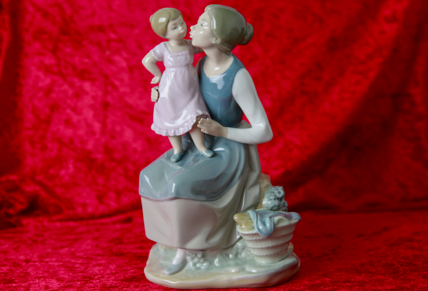 Lladró NAO Ensemble Mutter mit Kind