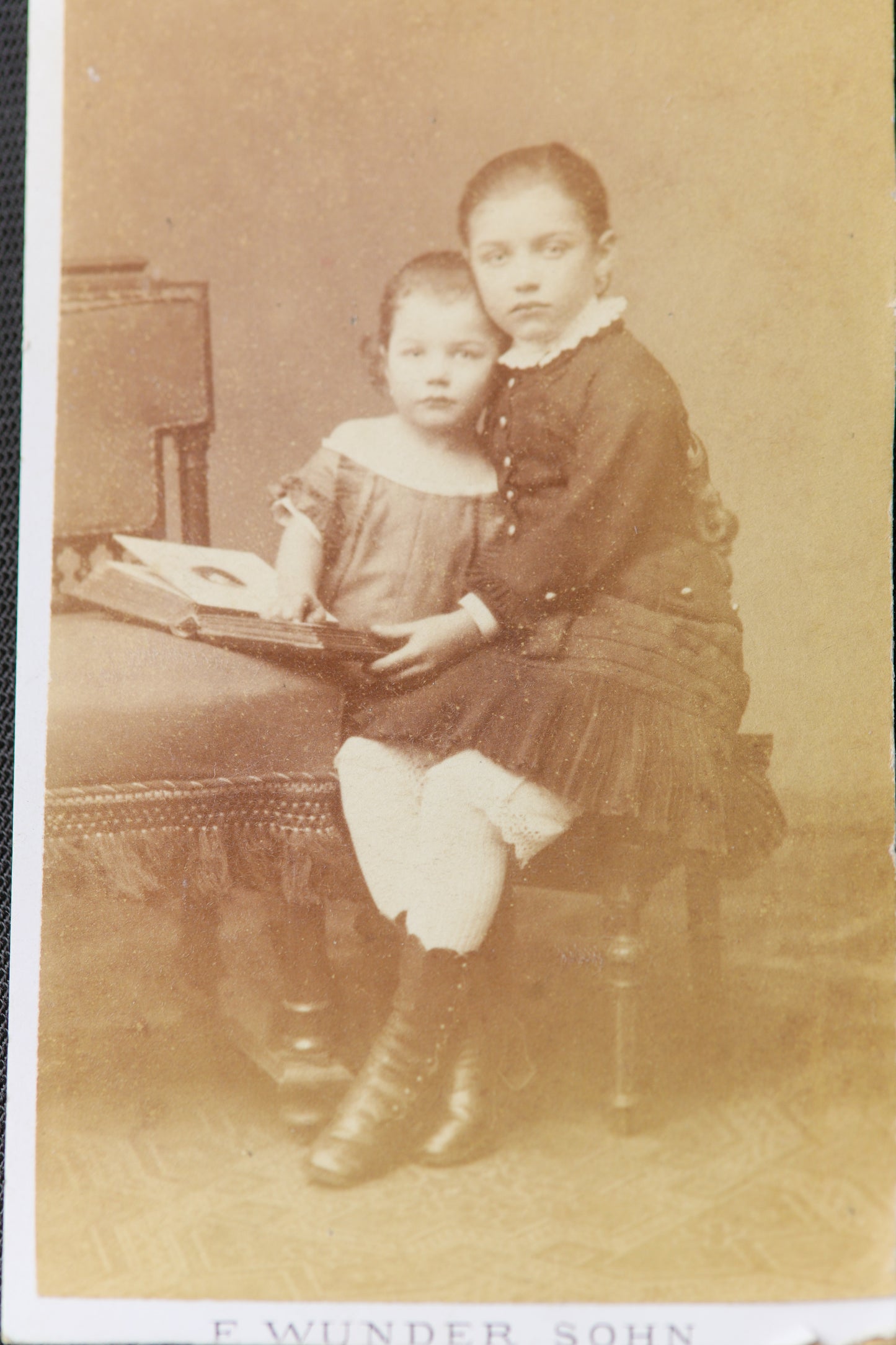 Sammlung historischer Portrait-Fotografien um 1900