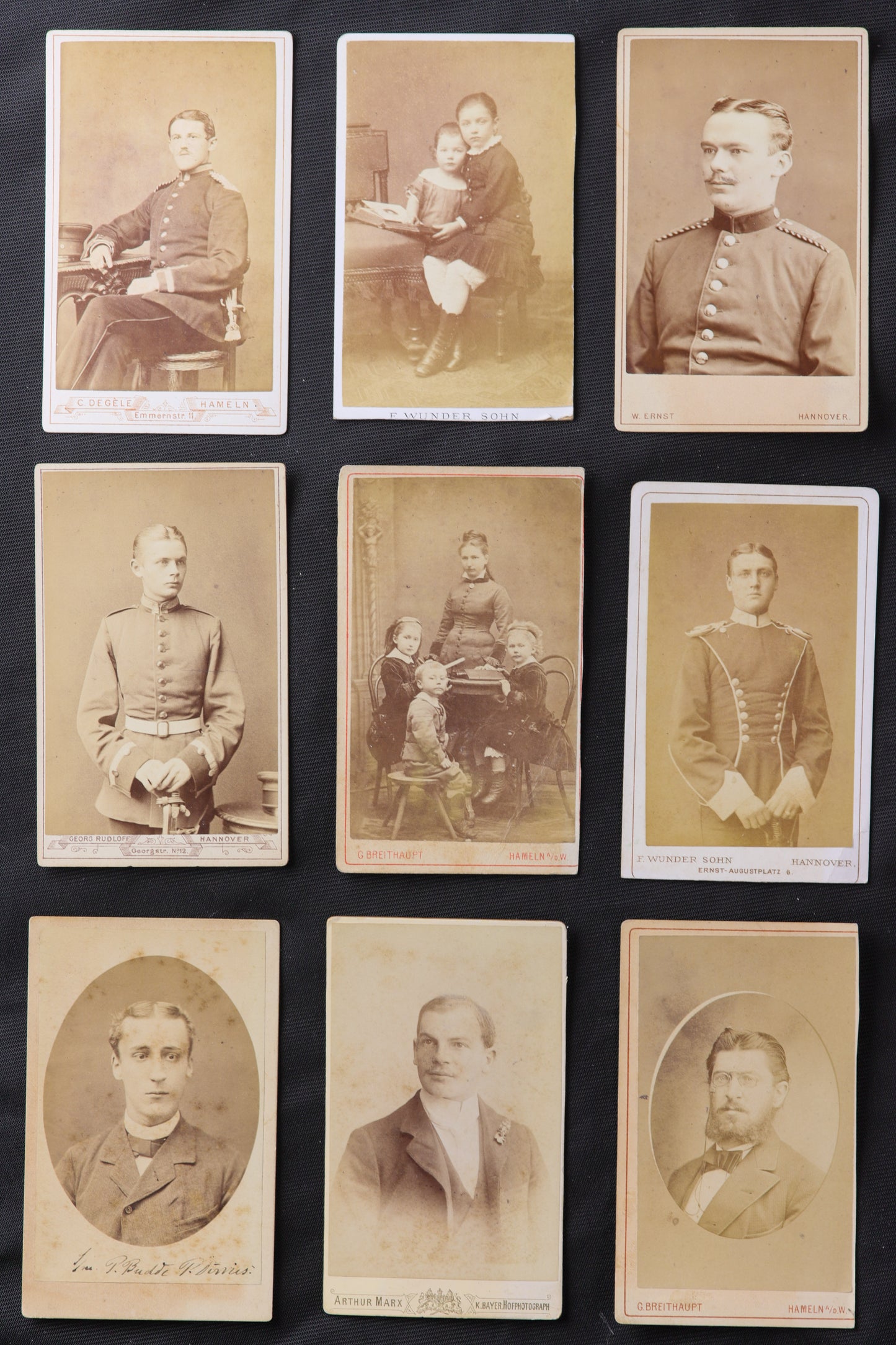 Sammlung historischer Portrait-Fotografien um 1900