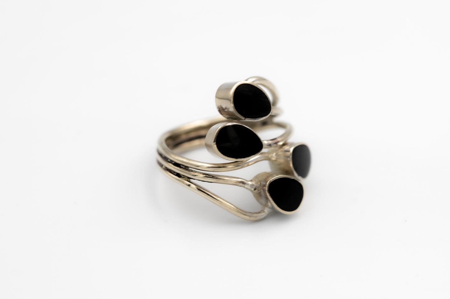 Designer-Silberring mit vier schwarzen Onyx