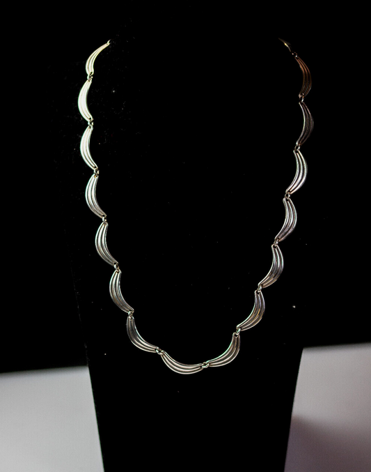Vintage-Silberkette mit Plättchen