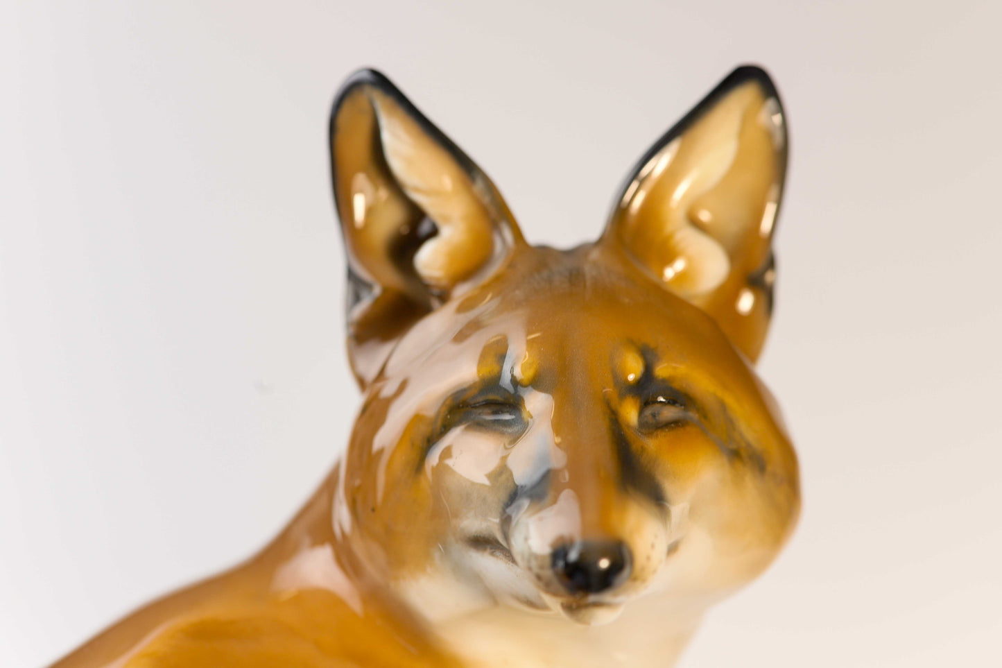 Großer Rosenthal-Fuchs nach Theodor Kärner