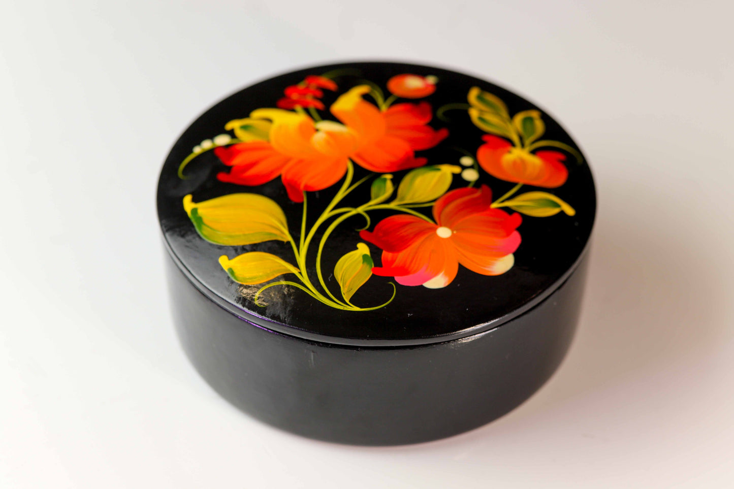 Vintage Lackschatulle UdSSR mit Blumenmalerei