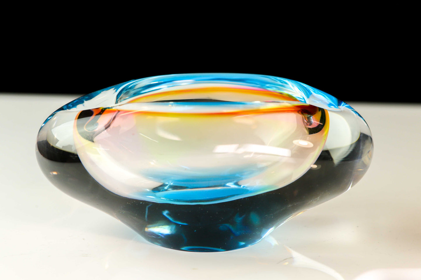 Designschale aus Sommerso-Kunstglas im Murano-Stil