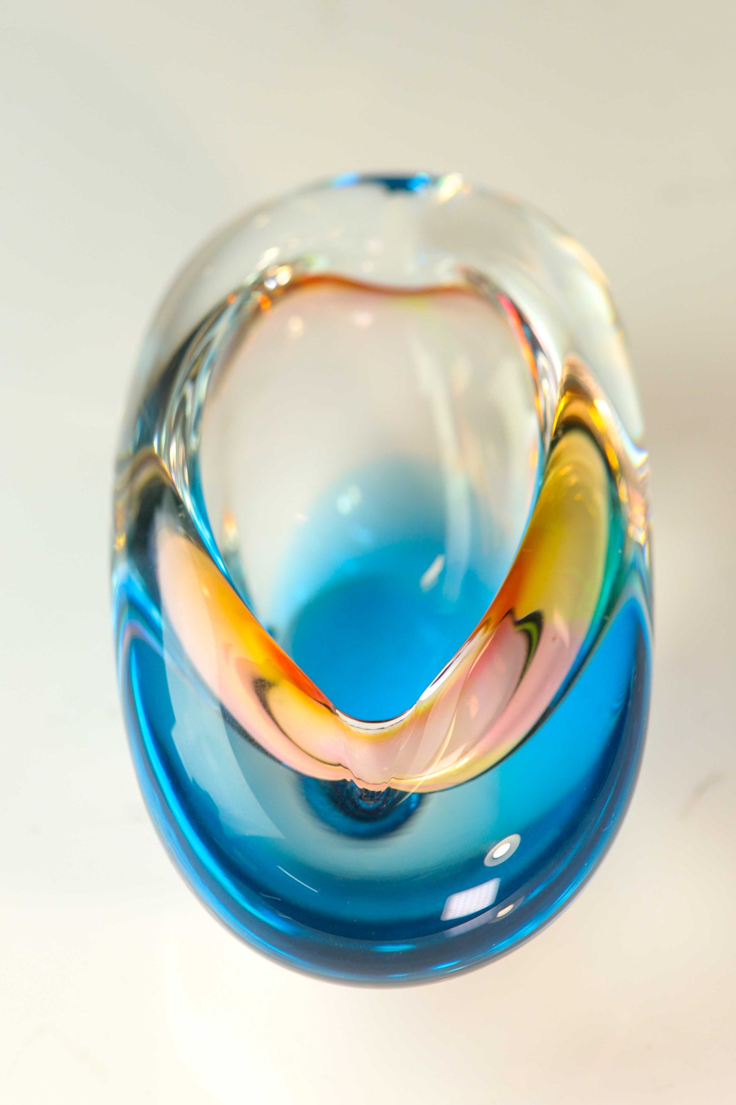 Designschale aus Sommerso-Kunstglas im Murano-Stil