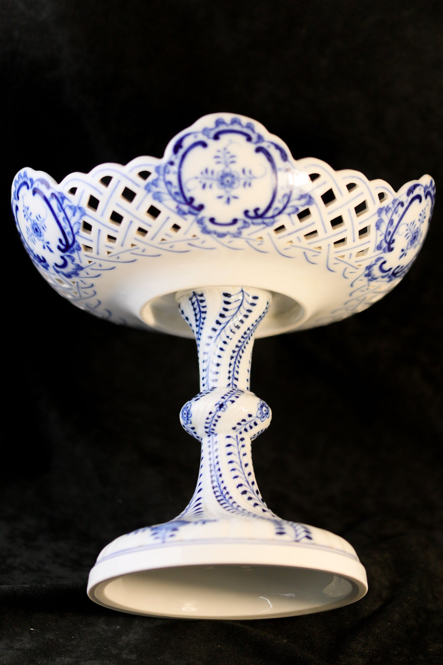Meissen Zwiebelmuster Tafelaufsatz Tazza 22 cm, 1. Wahl