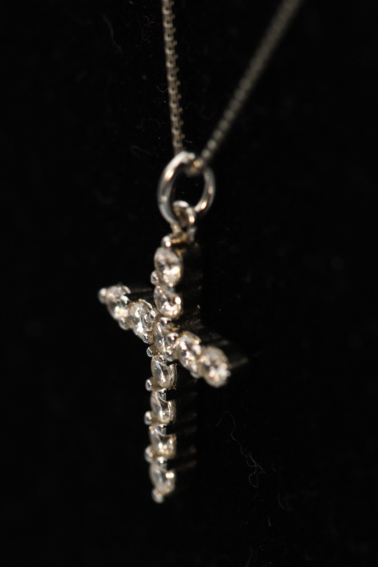 Kreuz an feiner Venezianerkette aus Sterlingsilber
