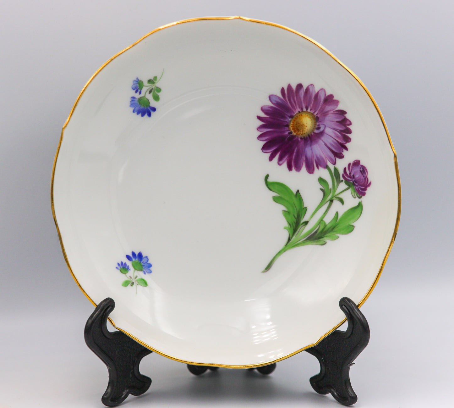 Meissen Kaffeegedeck, Neuer Ausschnitt, lila Aster