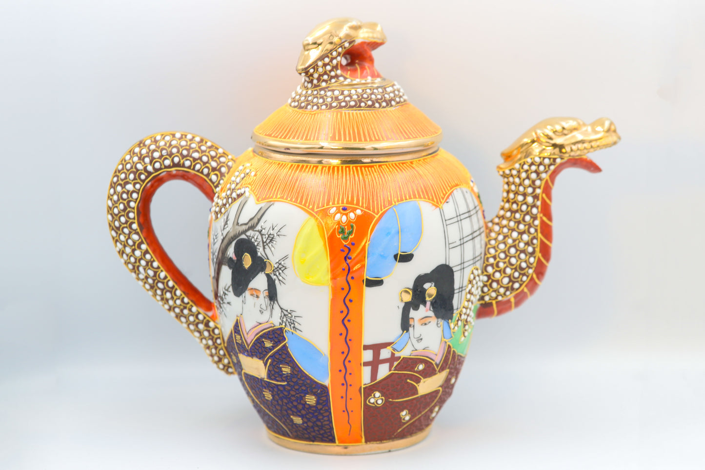 Japanisches Moriage-Teeservice – Drachenrelief & feine Personenmalerei