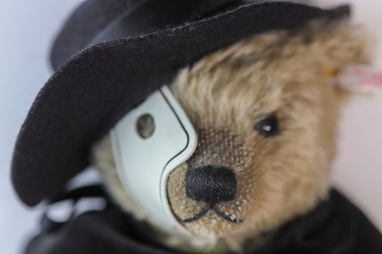 Steiff Teddy „Phantom der Oper“ mit Musik-Modul